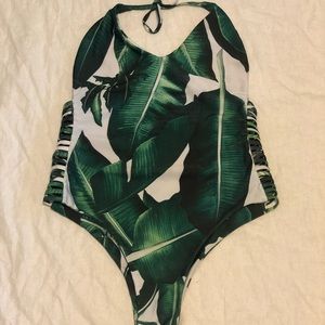 Cupshe, Banana Leaf print. One piece swimsuit.